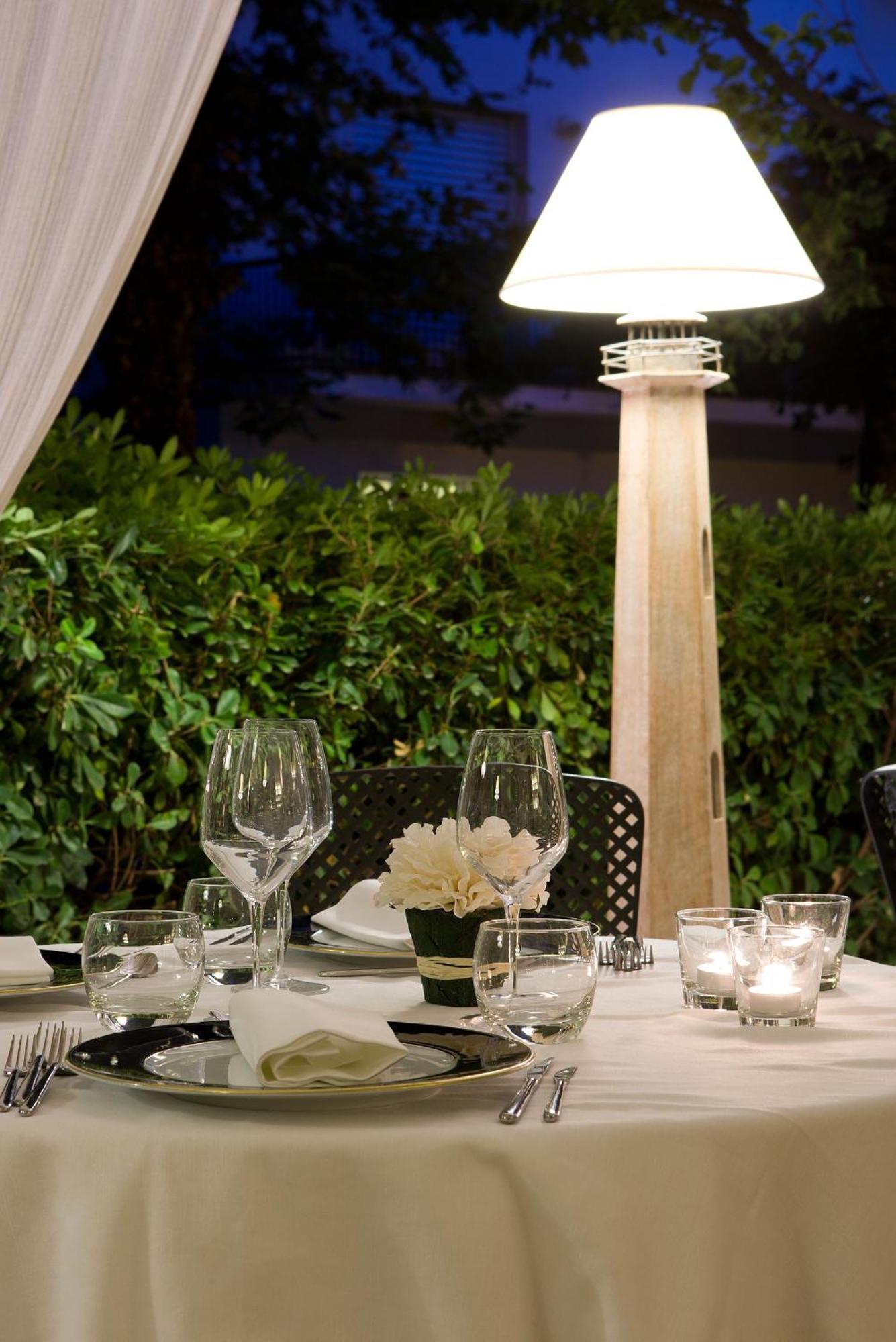 Hotel Maestrale Riccione Dış mekan fotoğraf